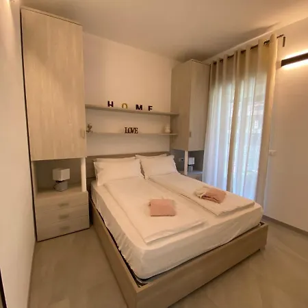 Relaxing טיניאלה